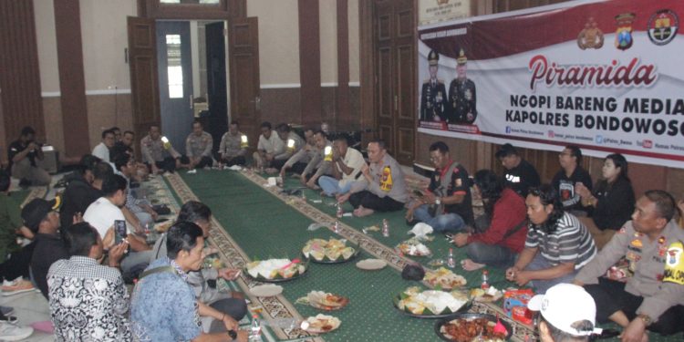 Awali Tugas, Kapolres Bondowoso Bersama Media Gelar Piramida untuk Harkamtibmas