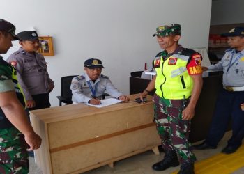 Jumat Berkah Brimob Kalbar Dengan Berbagi Kebahagiaan