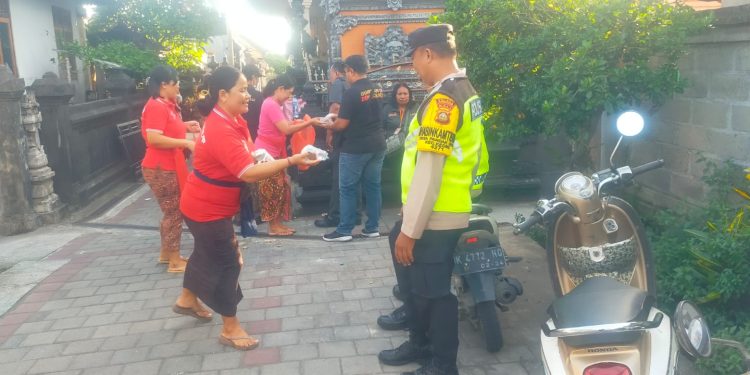 Polsek Kediri Berikan Pengamanan Giat Simakrama di Br. Belatung, ds. Pandak Gede kec. Kediri, Tabanan