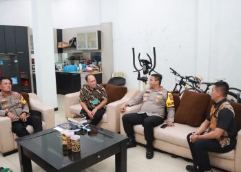 Kunjungi Gereja, Kapolres Kediri Turun Langsung Pimpin Patroli Pam Malam Natal