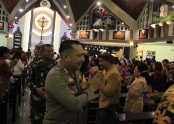 Pastikan Malam Misa Natal Aman, Kapolres Kediri Kota Bersama Forkopimda Kunjungi Gereja