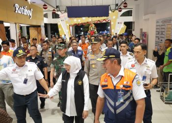 Pastikan Nataru Aman, Kapolda Jatim bersama Forkopimda Kunjungi Sejumlah Terminal dan Stasiun