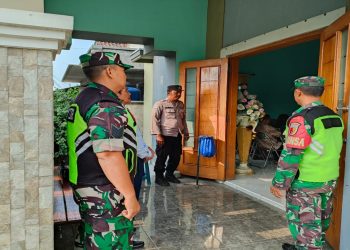 Wujudkan Ibadah Natal Aman, Anggota Koramil Jajaran Kodim 0808/Blitar Laksanakan Pengamanan Di Wilayah Masing-Masing