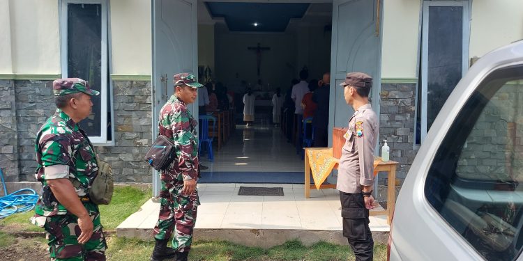 Kompak, TNI-Polri di Kediri Berikan Pengamanan Ibadah Natal di Gereja