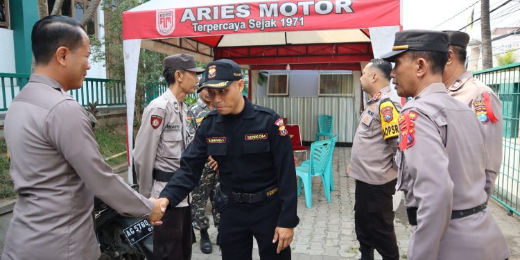 Kunjungi Pospam dan Posyan Operasi Lilin Semeru, Kapolres Kediri Kota Memotivasi Personel Agar Tetap Semangat dan Siaga