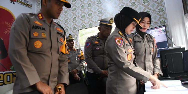 Tim Wasops Polda Jatim Kunjungi Pospam Nataru PSC Kota Madiun Pastikan Pam Nataru Lancar