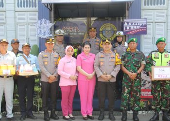 Beri Semangat Personel, Kapolres Kediri Kota Bersama Dandim 0809 dan Ketua Bhayangkari Kunjungi Pospam