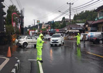 Memasuki Hari ke 5 Ops Lilin Agung 2023, Kapolsek Baturiti Pimpin Gatur Lalin di depan DTW Ulun Danu Beratan