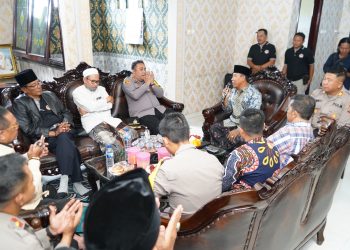 Kapolres Pelabuhan Tanjung Perak Jalin Silaturahmi Bersama Ormas madura Bersatu Dukung Pemilu Damai 2024