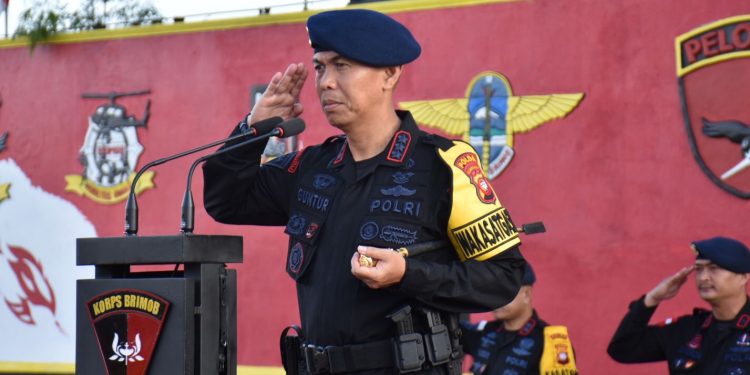 Personel Satbrimob Polda Kalbar Apel Kesiapsiagaan Siap Hadapi Kamtibmas Pergantian Tahun Baru