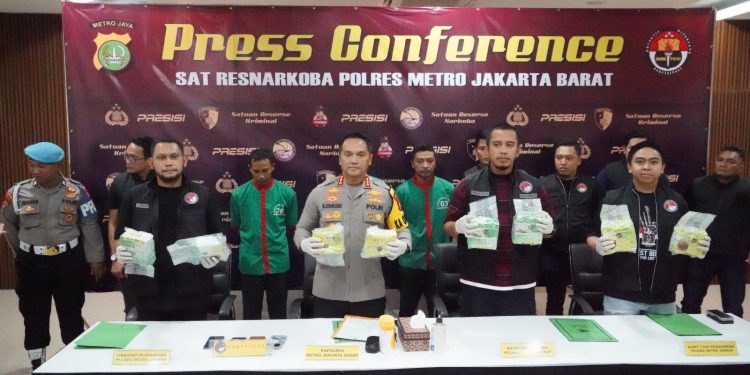 30 Kg Narkotika Jenis Sabu Jaringan Internasional Di Kamuflasekan Melalui Jerigen BBM Berhasil Di Gagalkan Polres Jakbar