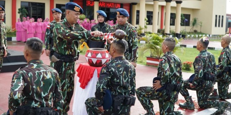 Upacara Korp Raport Kenaikan Pangkat Personel Satbrimob Polda Kalbar