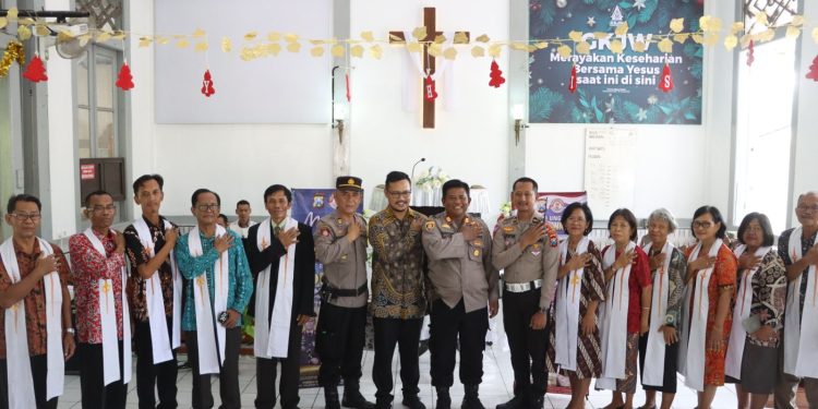 Polisi Terima Curhatan Jemaah Gereja Saat Kegiatan Minggu Kasih