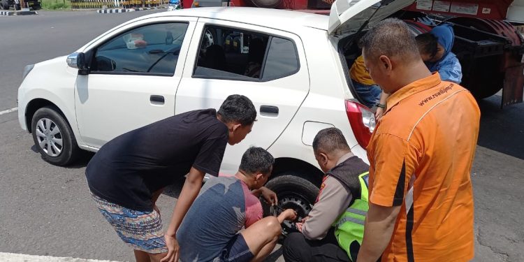 SAT LANTAS POLRES KEDIRI HADIR UNTUK MASYARAKAT