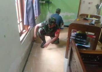 Bantu Atasi Kesulitan Warga Binaannya, Babinsa Koramil Wlingi Terjun Langsung Ke Lapangan