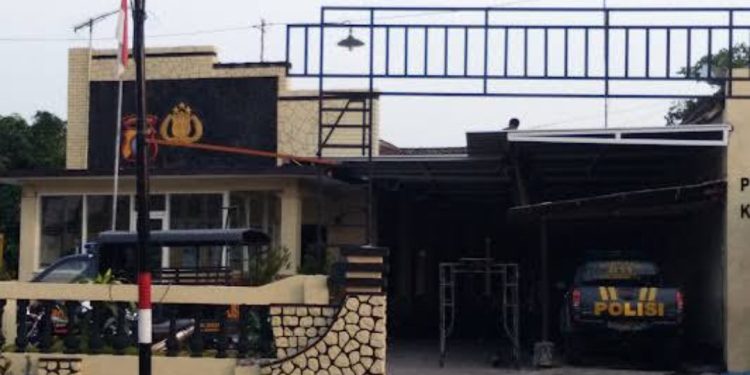 Mayat Seorang Perempatan di temukan di Wisata Goa Jegles  Desa’ Keling , Kepung Kabupaten  Kediri 