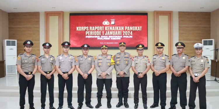 Gelar Upacara Korps Raport, 89 Personel Polres Kediri Naik Pangkat