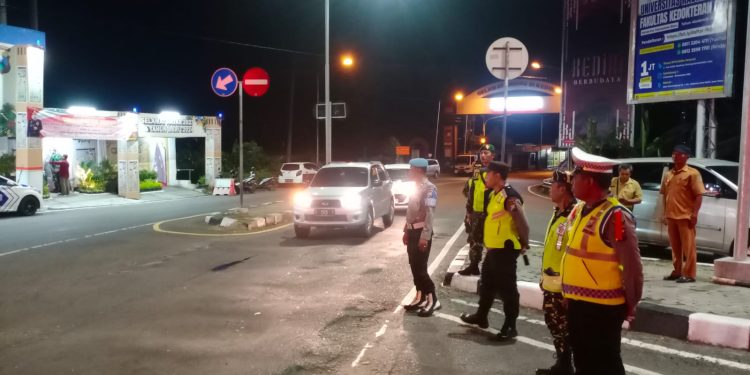 Polres Kediri Turunkan Ratusan Personel Pengamanan  Tahun Baru 2024, Sat Lantas Kerahkan Kekuatan Penuh