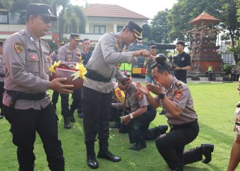 Kapolres Tabanan Pimpin Upacara Kenaikan Pangkat 56 Personil Periode 1 Januari 2024