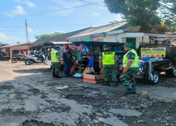 Ciptakan Situasi Yang Aman Dan Kondusif, Anggota Koramil Jajaran Kodim 0808/Blitar Laksanakan Patroli Di Wilayah Masing-Masing