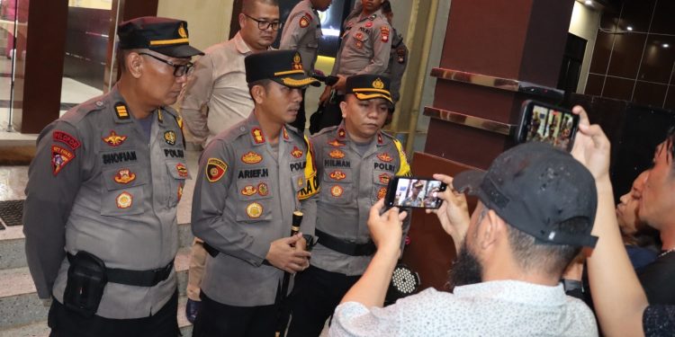 Sebanyak 35 Mitra Jurnalis Polres Kubu Raya Dapatkan Reward, Kapolres Kubu Raya : Keberhasilan Kinerja Polri Tak Lepas Dari Peran Media