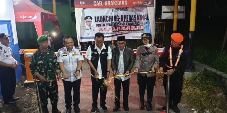 Polres Probolinggo dan Forkopimda Resmikan Palang Pintu JPL 17 Kereta Api di Leces