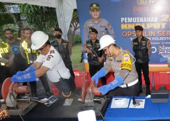 Akhir Tahun 2023 Polrestabes Surabaya Musnahkan Ribuan Knalpot Brong