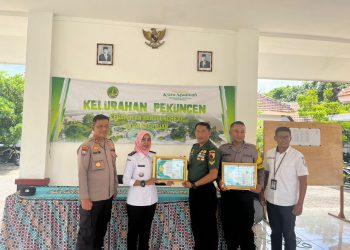 Tulus Melayani, Polisi RW Polres Pasuruan Kota dan Babinsa Terima Penghargaan dari Lurah Pekuncen