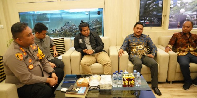 Perkuat Sinergitas Wujudkan Pemilu Damai, Bawaslu Kota Surabaya Kunjungi Polres Pelabuhan Tanjungperak