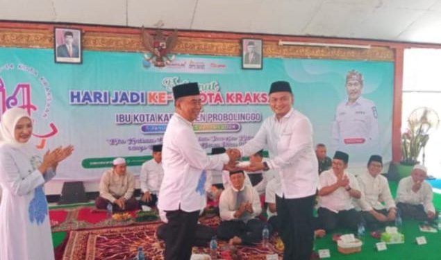 PERAYAAN TASYAKURAN HUT KE-14 KOTA KRAKSAAN DIWARNAI DENGAN PEMOTONGAN TUMPENG
