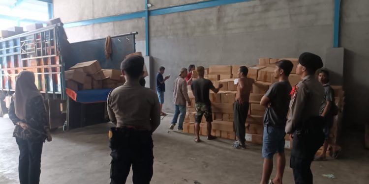 Gudang logistik pemilu dijaga ketat 1 x 24 jam oleh Satgas Preventif OMB Kapuas 2024 Polda Kalbar