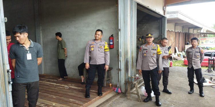 Pastikan Pendistribusian Logistik Aman, Patroli Posek Sintang Kota Laksanakan Pengamanan dan Patroli di Gudang Logistik KPU