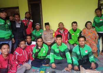 Polisi di Jombang Sambangi Pengemudi Ojol Korban Kecelakaan