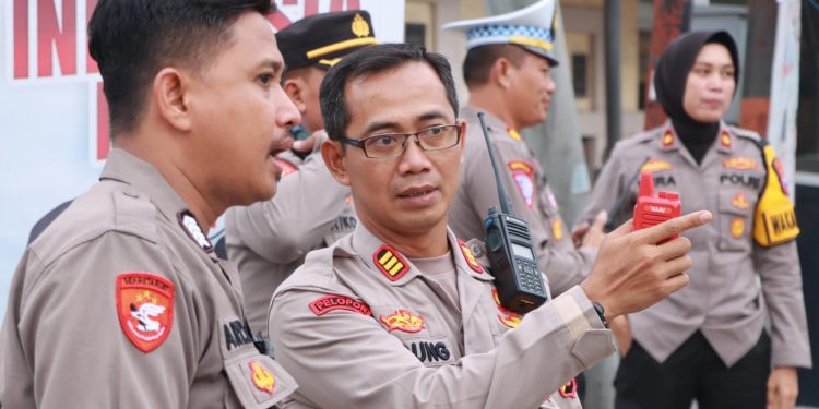 Wakapolres Kediri Pimpin Penyekatan Simpatisan Pencak Silat di Wilayah Perbatasan