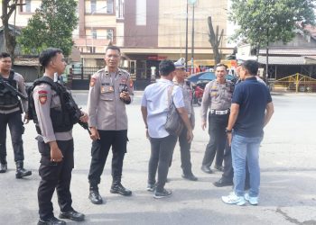 Satgas Preventif Lakukan Pengamanan dan Pengawalan Surat Suara DPD dan Presiden/Wakil Presiden dari Pelabuhan Dwikora Pontianak Menuju Gudang Logistik Pemilu
