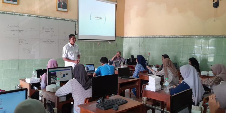 Satresnarkoba Polres Bojonegoro Giat Binluh dan Sosialisasi Tentang Bahaya Narkoba Pada Peserta Pelatihan SMM Bojonegoro