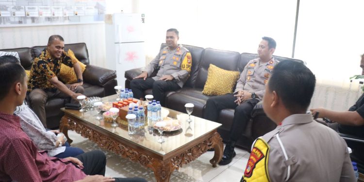 Perkuat Sinergitas Antar CJS Jelang Pemilu 2024, AKBP James Sambangi Kantor Kejaksaan