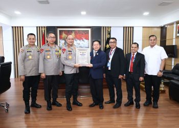 Kapolda Kalbar Terima Penghargaan “Presisi Award” dari Lembaga Kajian Strategis Kepolisian Indonesia (Lemkapi)