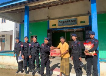 Membantu Meringankan Beban Antar Sesama, Bentuk Rasa Syukur Personel Brimob Kalbar