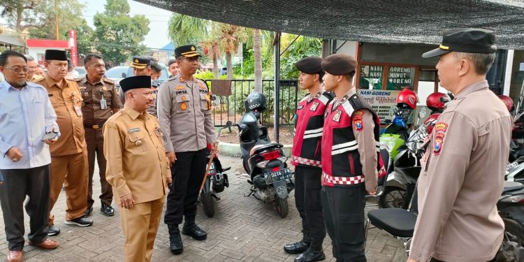 Pastikan Kesiapan Pemilu 2024, Kapolres Situbondo bersama Forkopimda Tinjau Gudang Logistik KPU