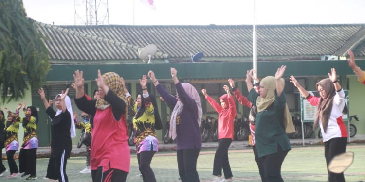 Persit Kodim 0426 Tulang Bawang Melaksanakan Senam Dan Voli Meningkatkan Ketahanan Tubuh