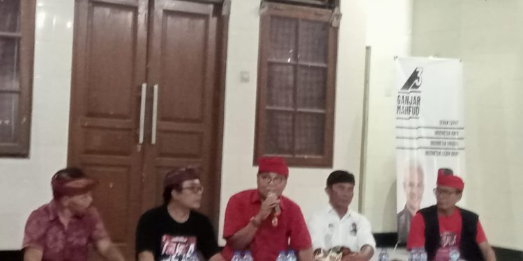 Sukanada Caleg PDI-P Kompak Didukung Warga Banjar Sinjuana Tengah Dan Siap Menangkan Ganjar -;Mahfud