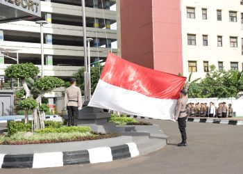 Polres Metro Jakarta Barat Peringati Hari Kesadaran Nasional 2024 Dengan Upacara Bendera