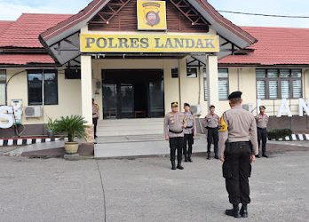 Upacara Kesadaran Nasional Di Pimpin Langsung Oleh Kapolres Landak Di Halaman Mapolres