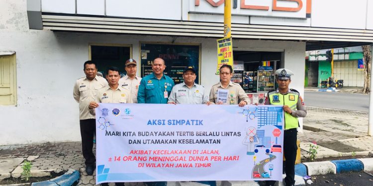 Aksi Simpatik Polisi, Upaya Tingkatkan Keselamatan Lalu Lintas di Jombang