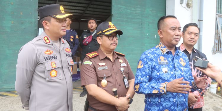 Pastikan Kesiapan Pemilu 2024, Kapolres Probolinggo bersama Forkopimda Tinjau Gudang Logistik KPU