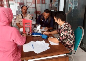 Anggota Polres Nganjuk Ramai-ramai Donorkan Darahnya Bantu Penuhi Stok PMI