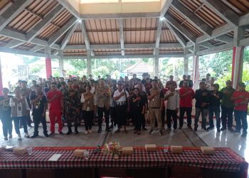Sosialisasi dan Edukasi Pemilu Damai 2024 Sinergitas Polres Tabanan, Kodim 1619 Tabanan dan KPU Tabanan di Kecamatan Selemadeg Barat.