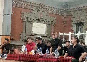 I Ketut Suryadi dan I Nyoman Sukanada Caleg PDIP Didukung 100 persen Di Banjar Bandung Dan Siap Menangkan Ganjar Mahfud