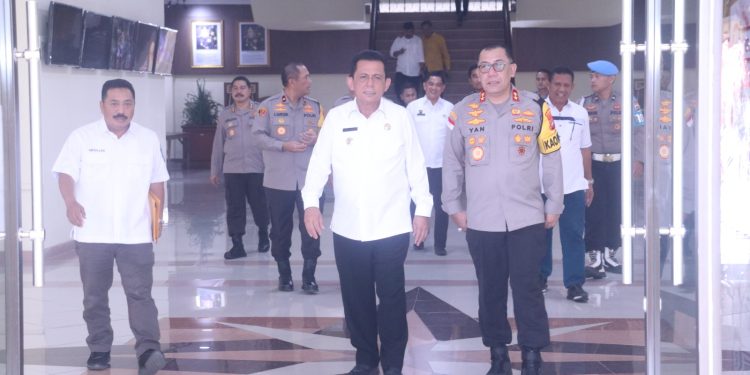PERERAT SILATURAHMI, KAPOLDA KEPRI TERIMA KUNJUNGAN DARI GUBERNUR PROVINSI KEPRI